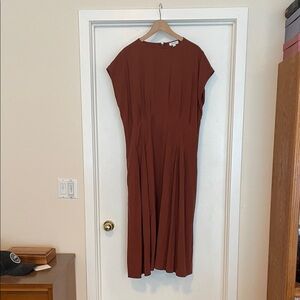 Elegant Rust Midi Dress
